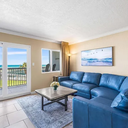 Holiday Surf And Racquet Unit 220